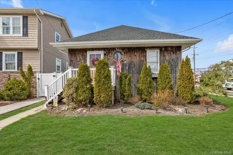 2900 Grand Ave, Baldwin, NY 11510