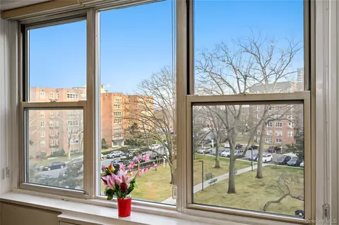 18-40 211th St #4E, New York, NY 11360