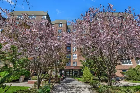 18-40 211th St #4E, New York, NY 11360