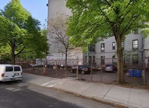 2146 Honeywell Ave, New York, NY 10460