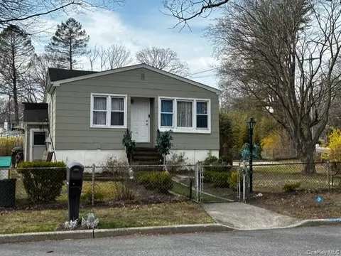 99 Central Ave, Port Jefferson Station, NY 11776