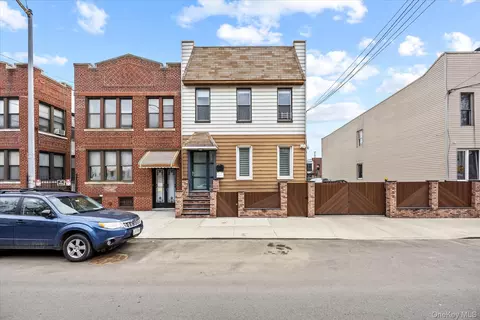 2020 Bleecker St, New York, NY 11385