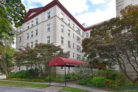 4 Park Ln #1H, Mount Vernon, NY 10552