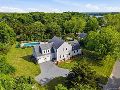 14 Freds Ln, Shelter Island, NY 11964