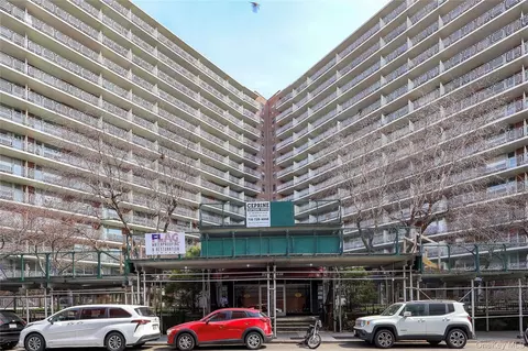 61-15 97th St #15C, New York, NY 11374