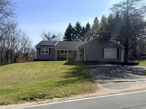 77 Upper Rd, Middletown, NY 10940