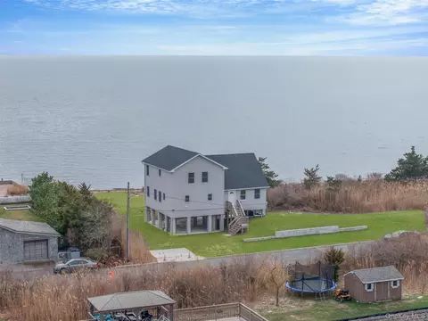 22 Rod St, Brookhaven, NY 11772