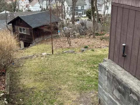 Exterior - 540 N James St, Peekskill, NY 10566 photo 6 of 7