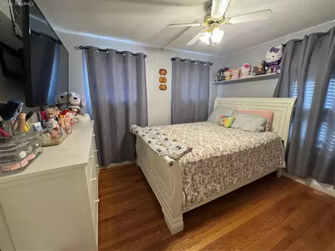 Bedroom - 540 N James St, Peekskill, NY 10566 photo 3 of 4
