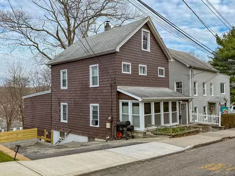 540 N James St, Peekskill, NY 10566