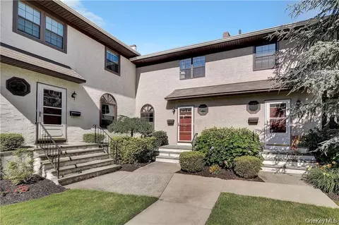 62 Somerset Dr, Ramapo, NY 10901