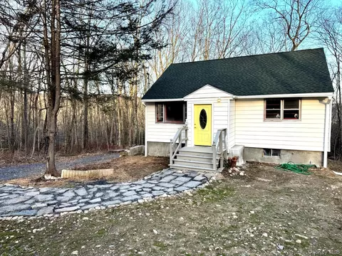 7 Fern Trl, Mamakating, NY 12790