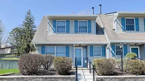 20 Wintergreen Ct, Montgomery, NY 12549