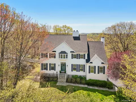 8 Deer Run Ct, North Salem, NY 10560