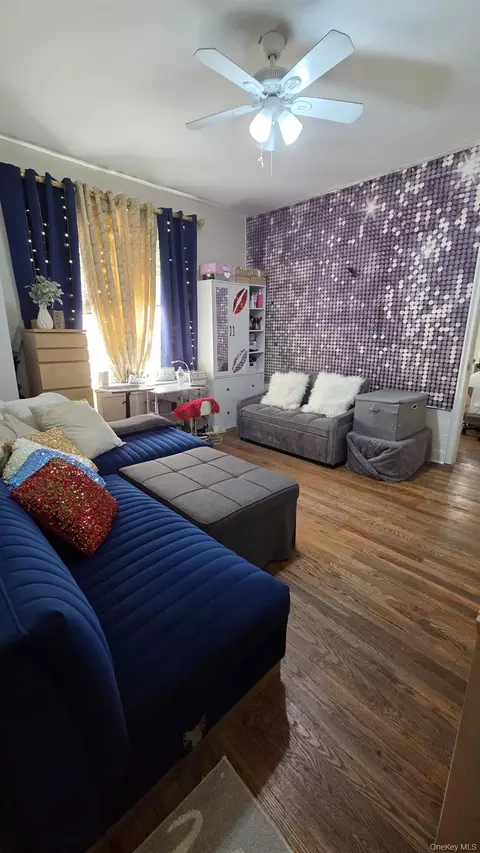 3224 110th St, East Elmhurst, NY 11369