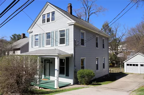 33 Mountain Rd, Greenburgh, NY 10533