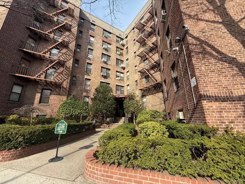 83-55 Woodhaven Blvd #2B, Woodhaven, NY 11421