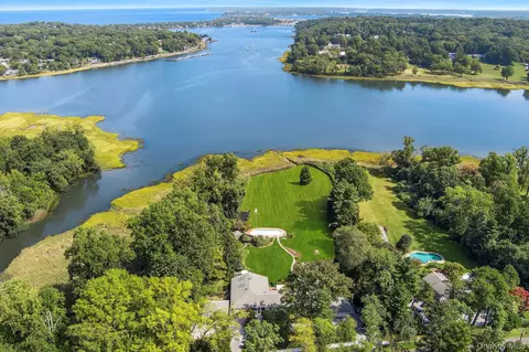 61 Factory Pond Rd, Locust Valley, NY 11560