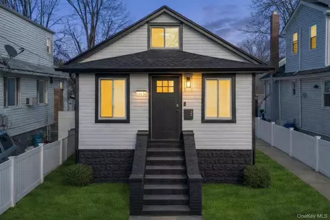 13451 173rd St, Jamaica, NY 11434
