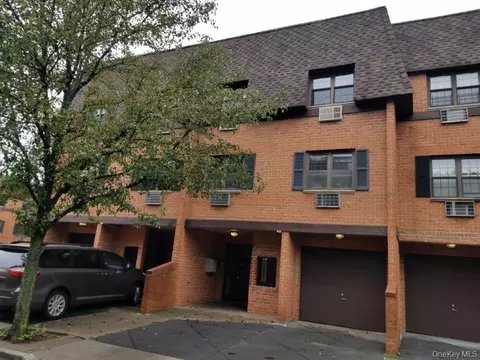 219-43 67th Ave #3RD, Oakland Gardens, NY 11364