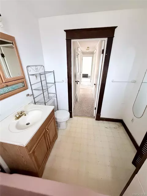 Bath - 9 Edgar St, Poughkeepsie, NY 12603 photo 2 of 2