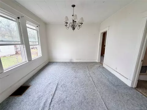 Living - 9 Edgar St, Poughkeepsie, NY 12603 photo 2 of 5