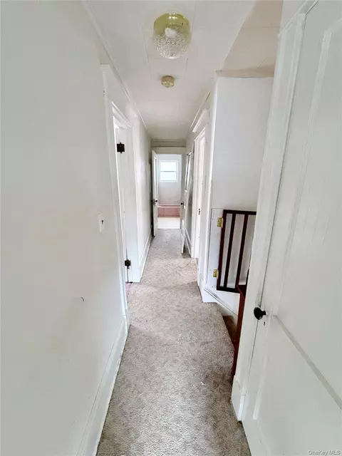 Entry Way - 9 Edgar St, Poughkeepsie, NY 12603 photo 3 of 4