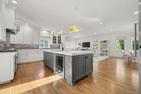 Kitchen - 30 Wainwright St, Rye, NY 10580 photo 3 of 4