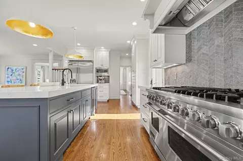 Kitchen - 30 Wainwright St, Rye, NY 10580 photo 4 of 4