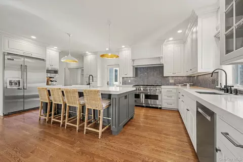 Kitchen - 30 Wainwright St, Rye, NY 10580 photo 1 of 4