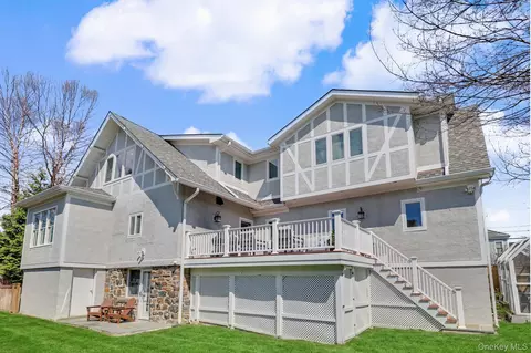 Exterior - 30 Wainwright St, Rye, NY 10580 photo 3 of 4