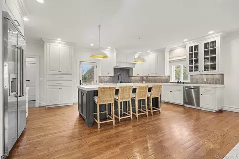 Kitchen - 30 Wainwright St, Rye, NY 10580 photo 2 of 4