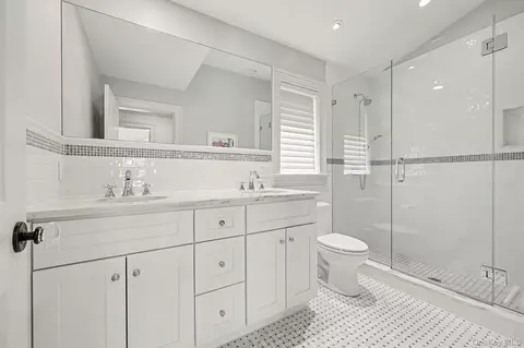 Bath - 30 Wainwright St, Rye, NY 10580 photo 3 of 5