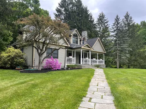 256 Overlook Rd, La Grange, NY 12603