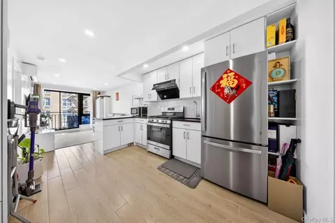 Kitchen - 143-16 41st Ave #4E, New York, NY 11355 photo 2 of 3