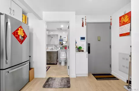 Entry Way - 143-16 41st Ave #4E, New York, NY 11355 photo 4 of 4