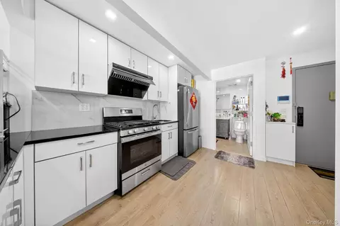 Kitchen - 143-16 41st Ave #4E, New York, NY 11355 photo 1 of 3