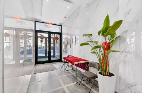 Entry Way - 143-16 41st Ave #4E, New York, NY 11355 photo 2 of 4