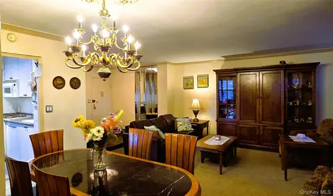 61-55 98th St # 17E, New York, NY 11374