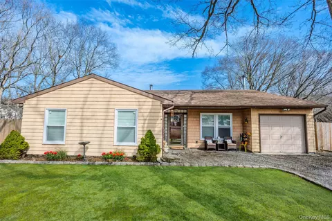 45 Timber Trail Ln, Medford, NY 11763