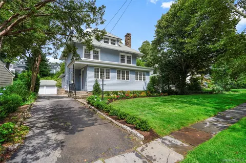 32 Stuyvesant Ave, Larchmont, NY 10538