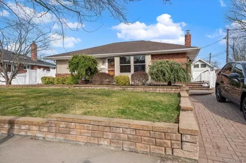 471 Parker Ave, Levittown, NY 11756