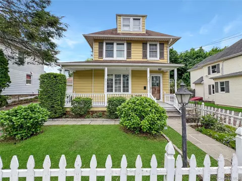 1311 Henry Ave, Mamaroneck, NY 10543