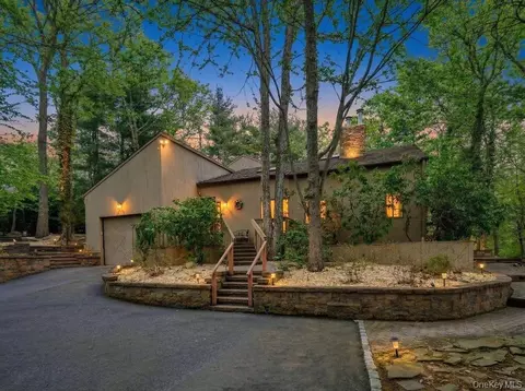 1 Audubon Gate, Miller Place, NY 11764