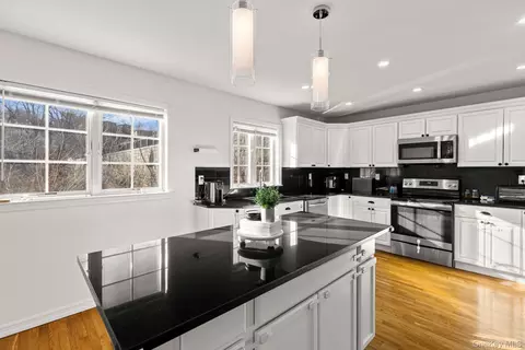 7 Wells Park Dr # -2, Yonkers, NY 10705