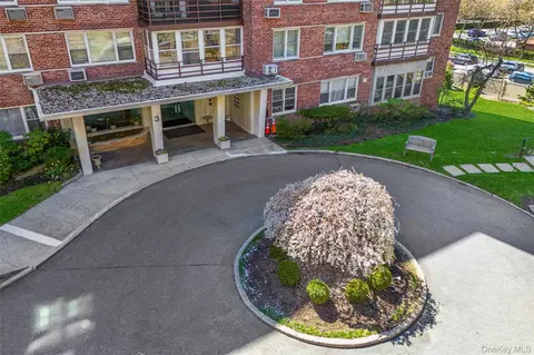 3 Washington Sq #4D, Larchmont, NY 10538