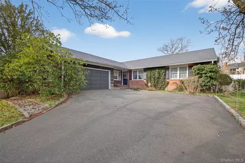 57 Knott Dr, Glen Cove, NY 11542