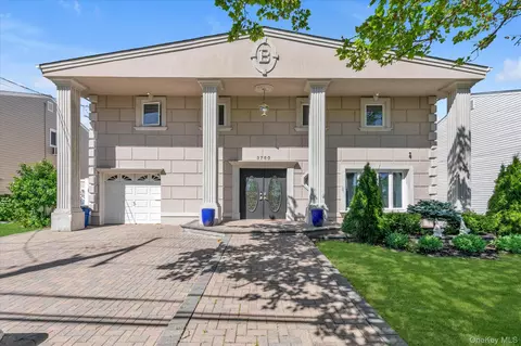 3780 Greentree Dr, Oceanside, NY 11572