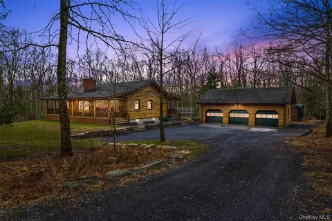 563 Peenpack Trl, Deerpark, NY 12780