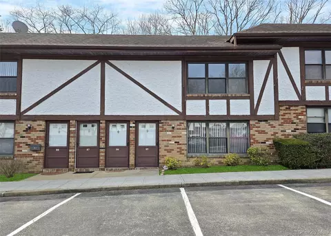 86 Bailey Ct #86, Middle Island, NY 11953